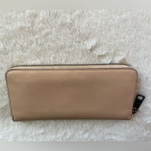 Coach Zip around Wallet GUC - Picture 9 of 9